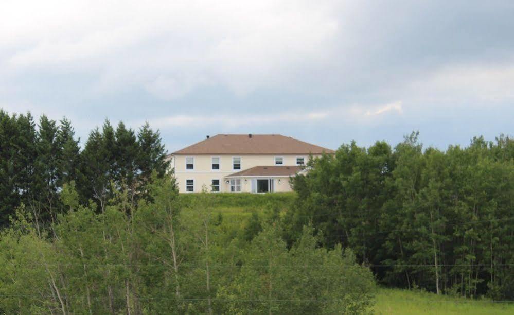 Honeycomb Bed & Breakfast Onanole Экстерьер фото
